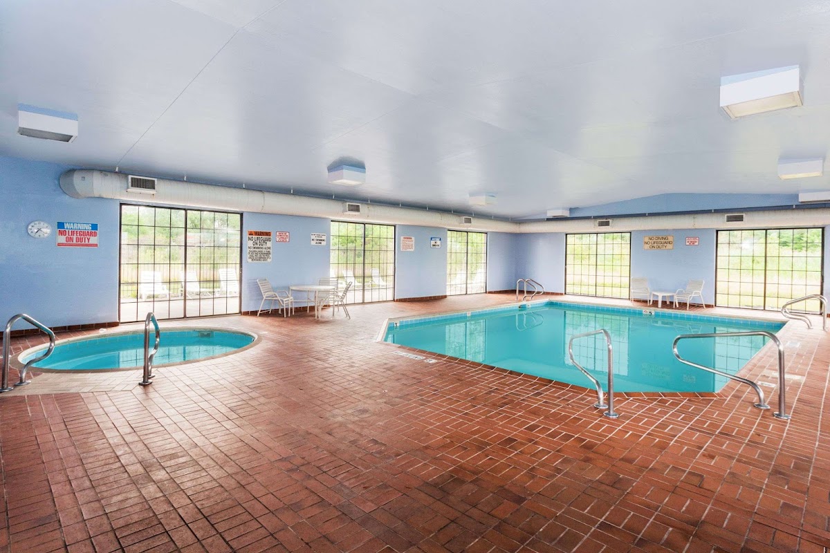 Baymont by Wyndham Michigan City photo 3