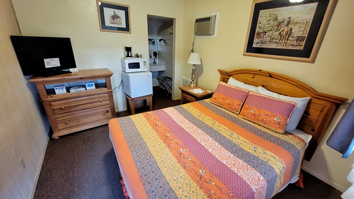 Courthouse Motel photo 2