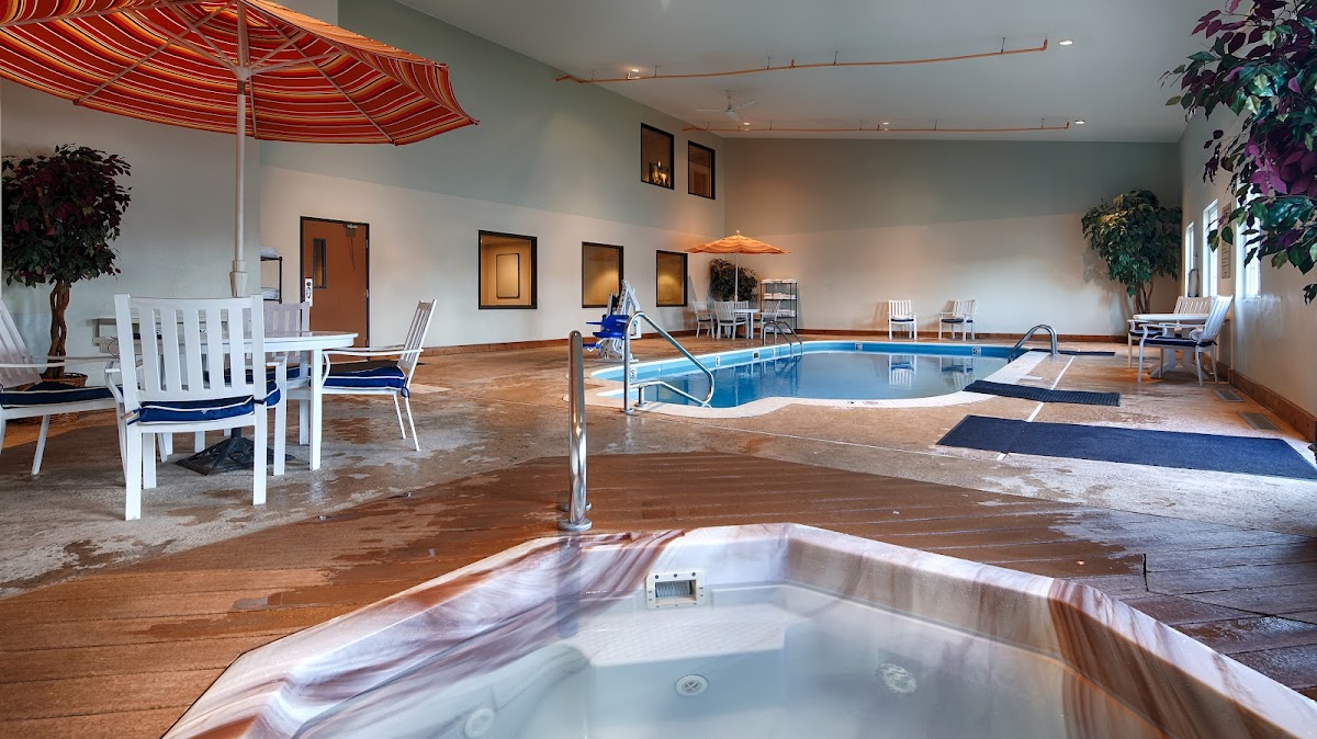 Best Western Plus University Park Inn & Suites photo 3