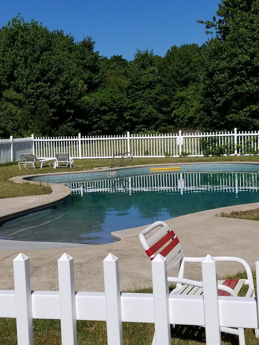 Coast Village Inn and Cottages photo 3