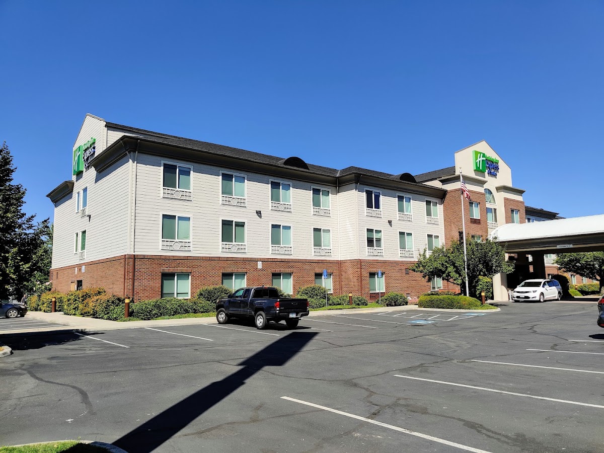 Holiday Inn Express & Suites Medford-Central Point by IHG