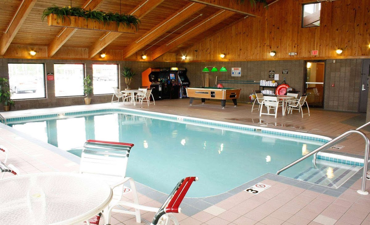 AmericInn by Wyndham Sturgeon Bay photo 3