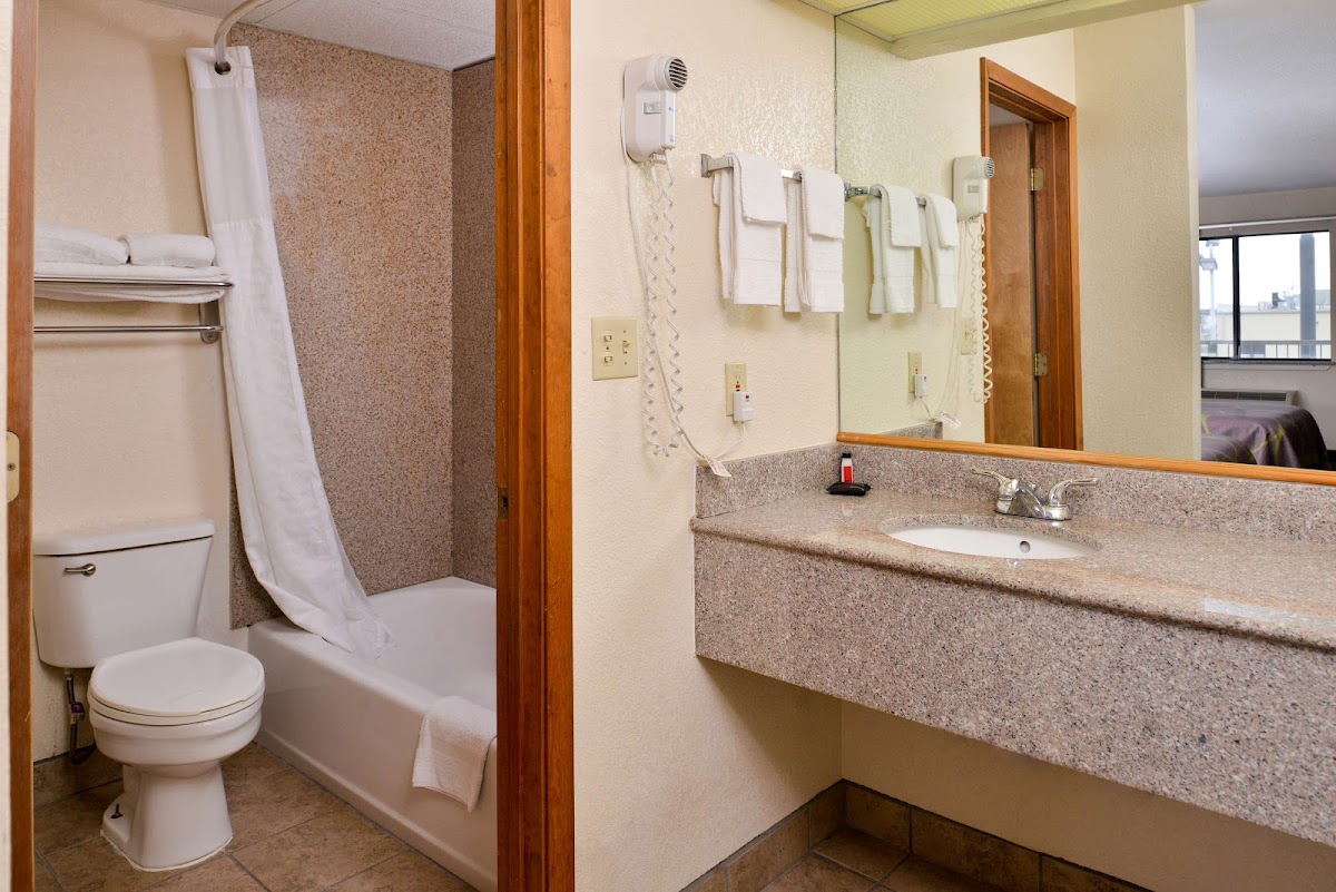 Americas Best Value Inn Seguin photo 3