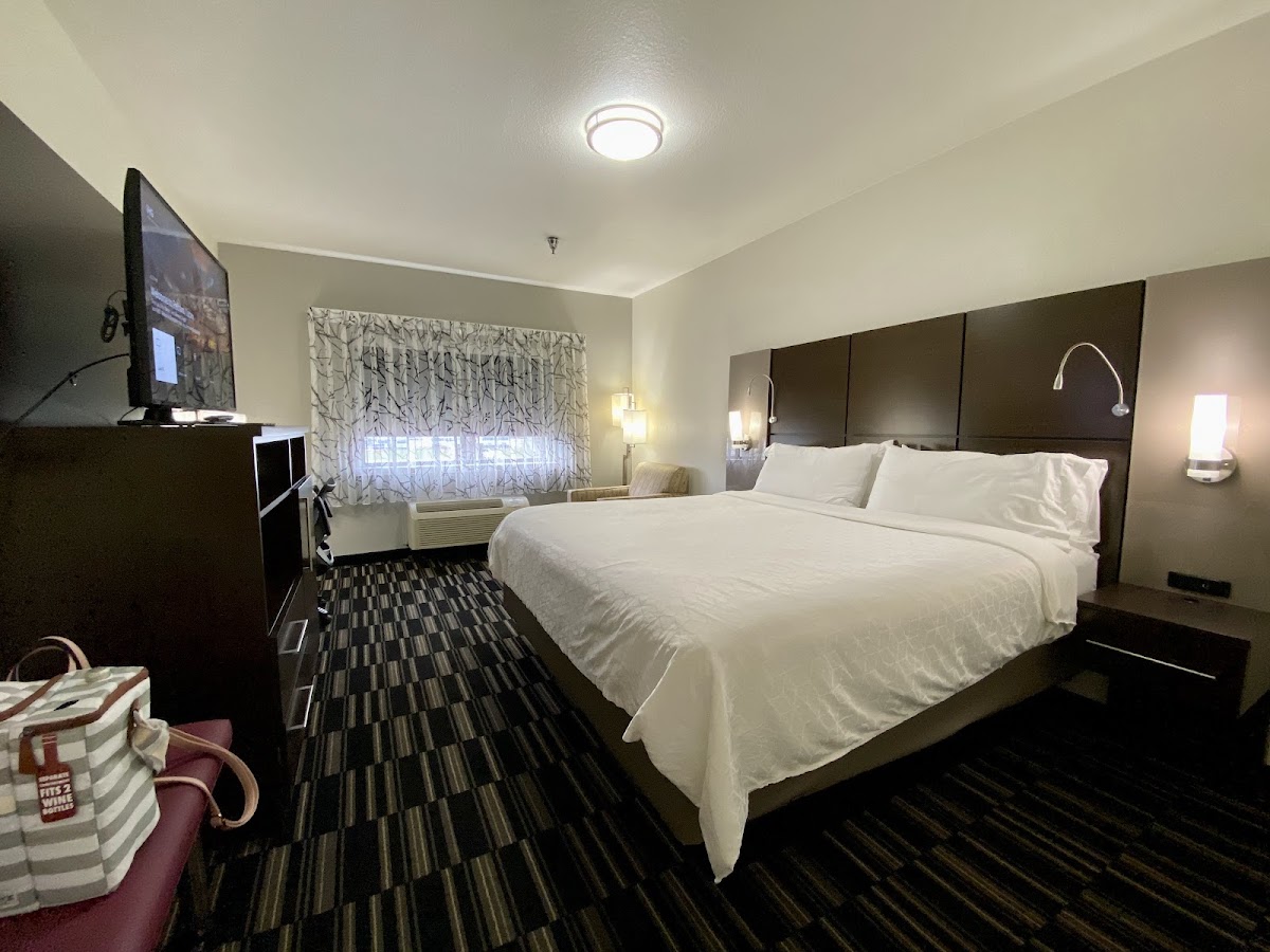 Holiday Inn Express & Suites Birmingham South - Pelham by IHG photo 2