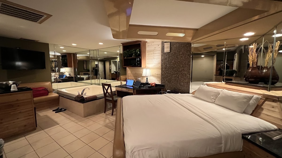 The Champagne Lodge & Luxury Suites photo 2
