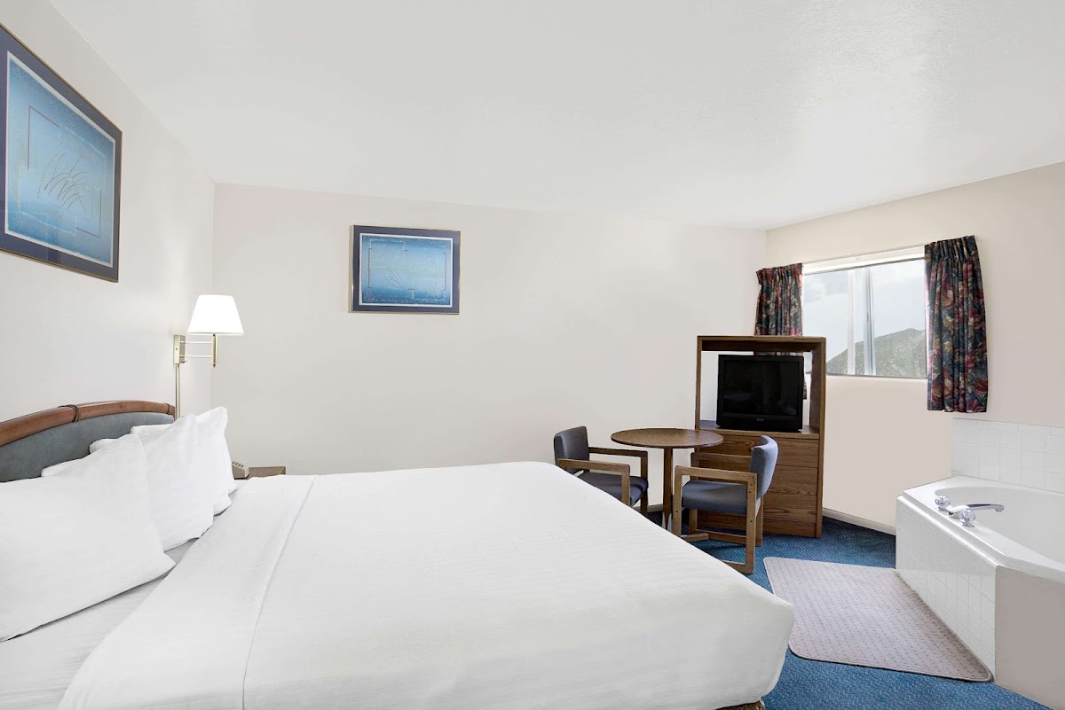 Travelodge by Wyndham Cedar City photo 2