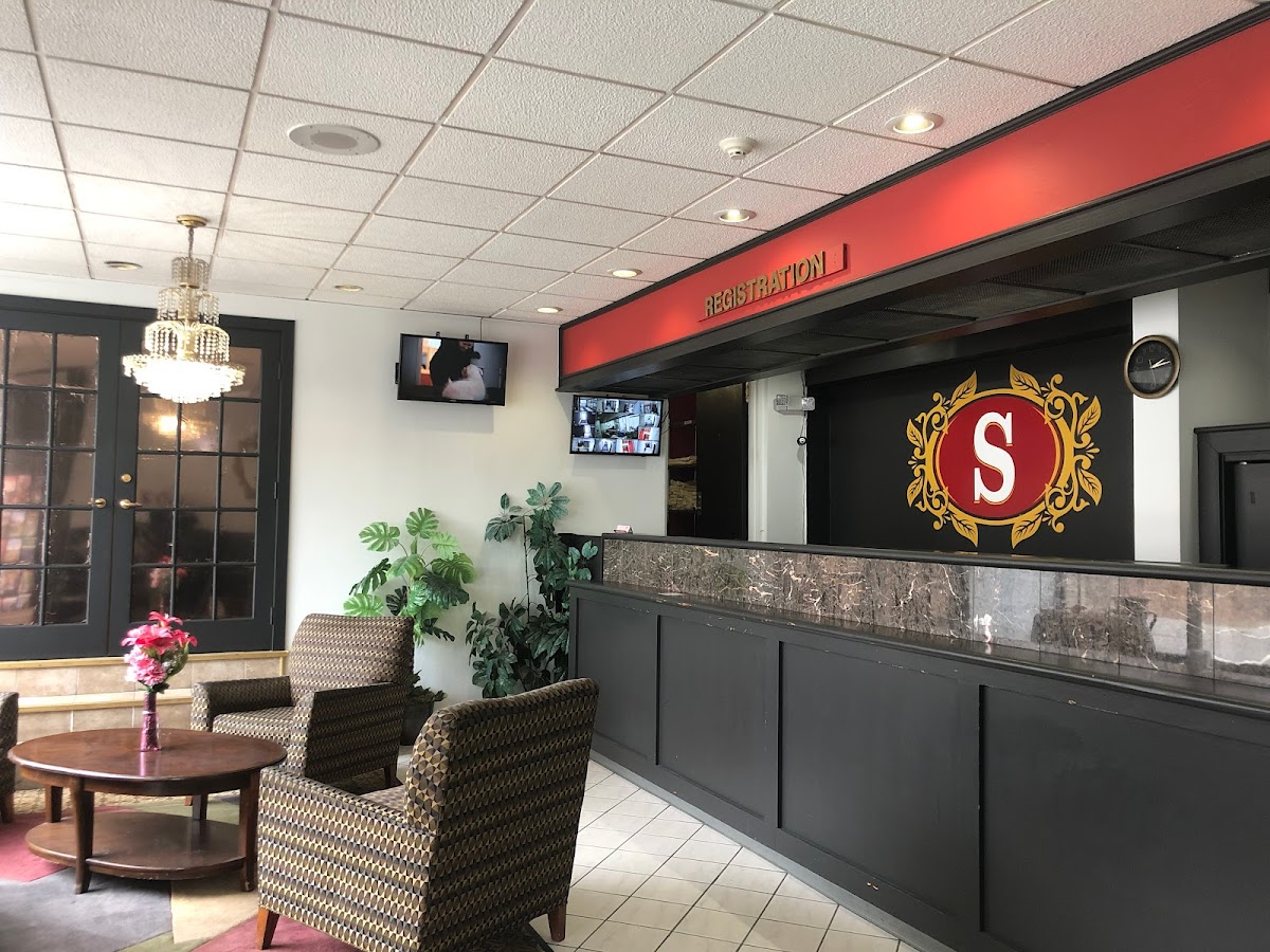 The Schenectady Inn & Suites photo 3