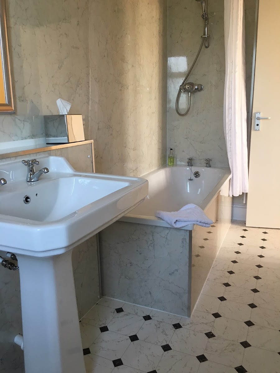 The Carre Arms Hotel and Restaurant photo 3