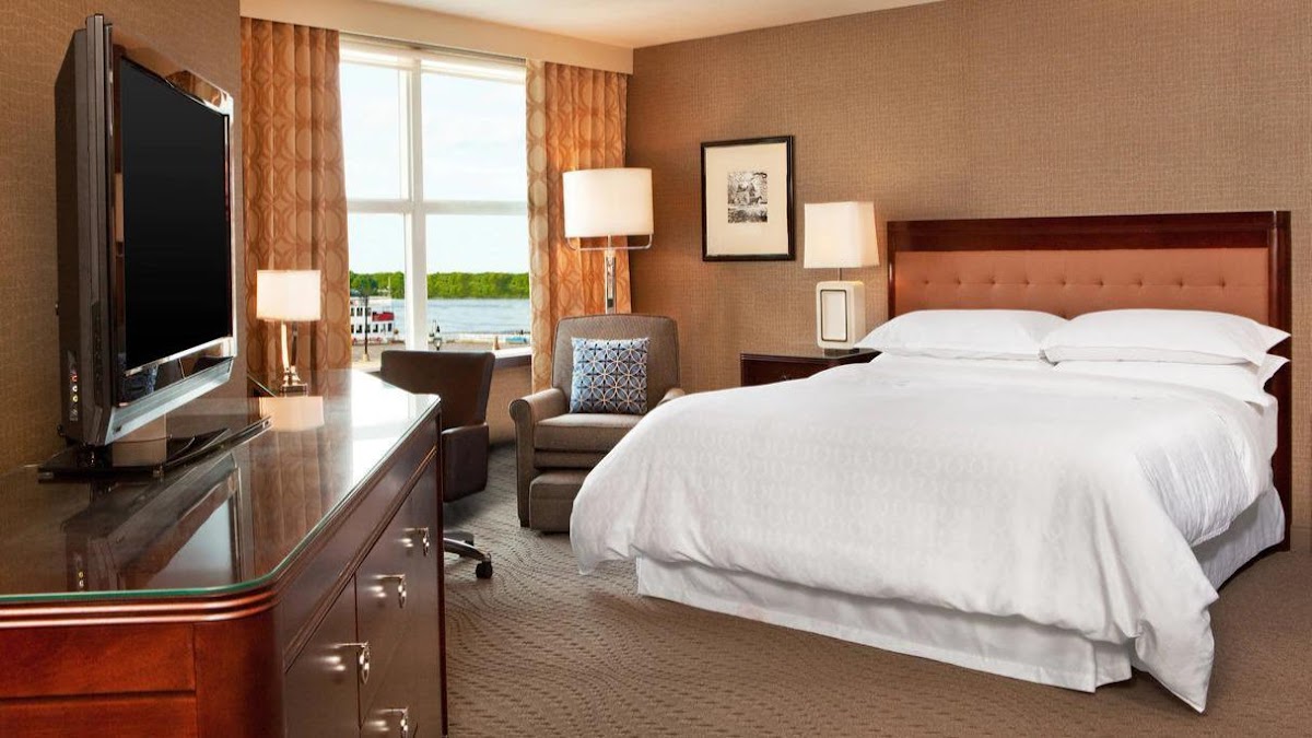 Sheraton Portsmouth Harborside Hotel photo 2
