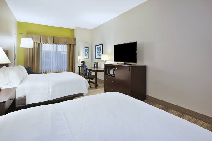 Holiday Inn Express & Suites Niles, an IHG Hotel photo 2