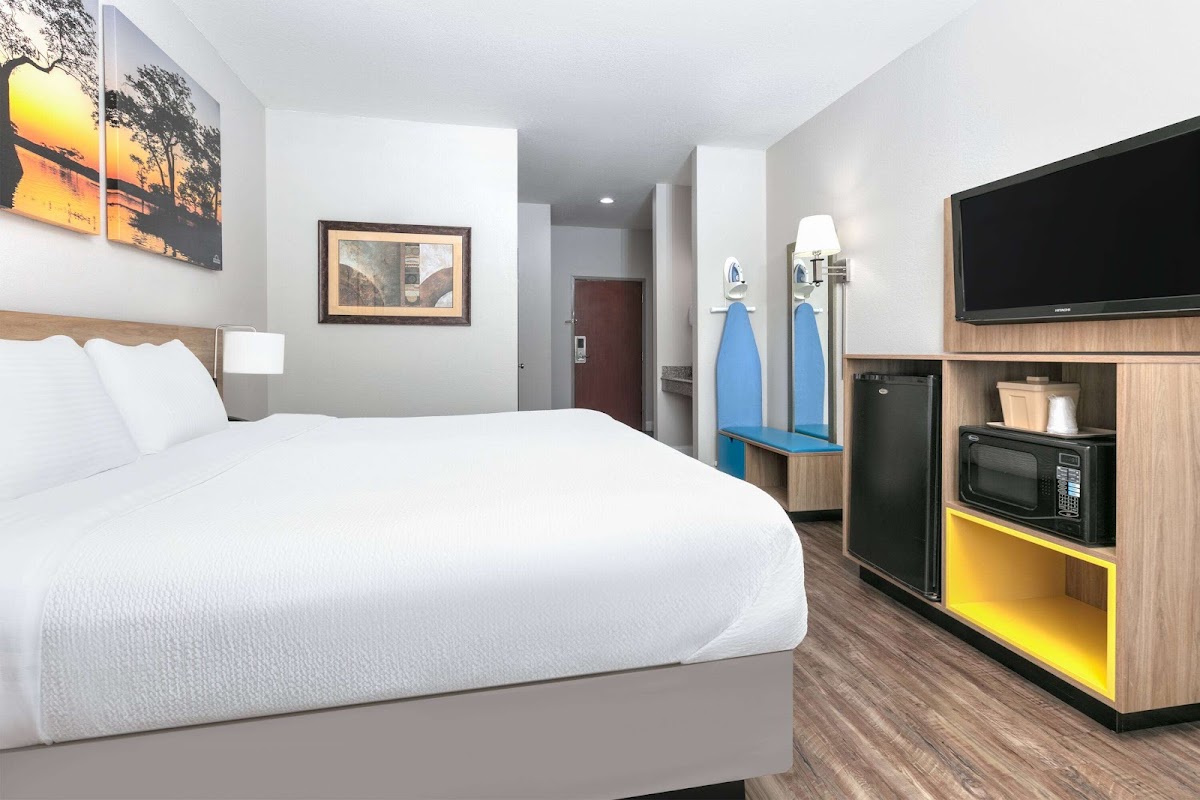 Days Inn & Suites by Wyndham Cabot photo 2