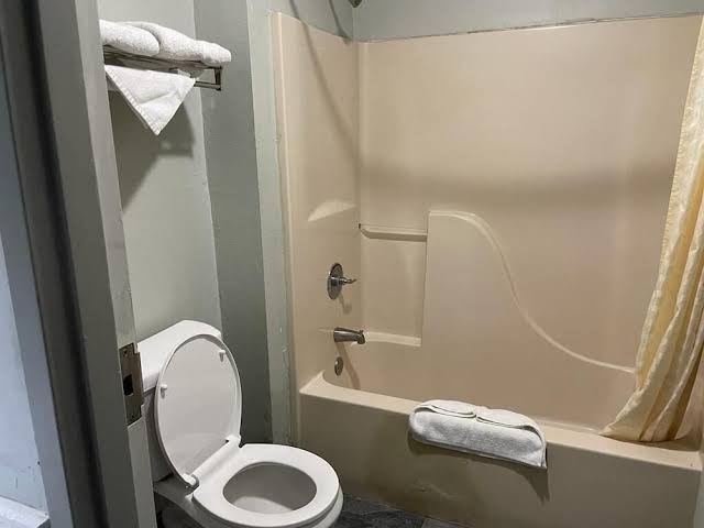 NOLA Inn photo 2