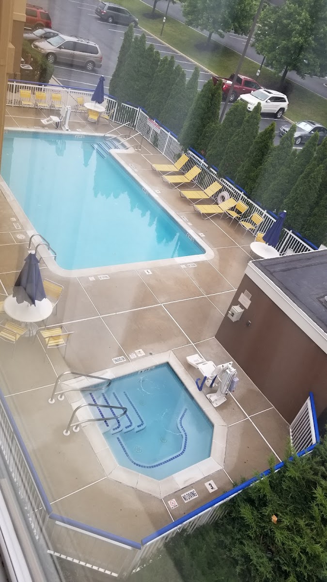 Best Western Allentown Bethlehem Lehigh Valley Inn & Suites photo 3