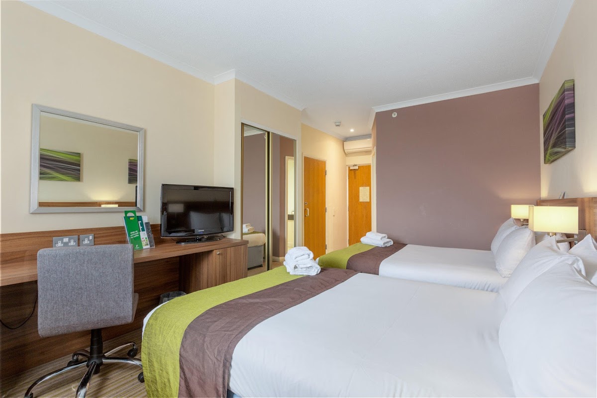 Holiday Inn Leamington Spa - Warwick by IHG photo 2