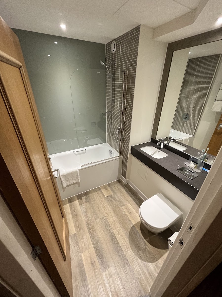 Holiday Inn Leamington Spa - Warwick by IHG photo 3