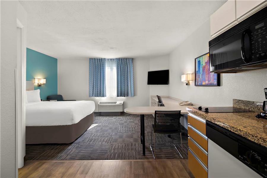 MainStay Suites Orlando Altamonte Springs photo 2