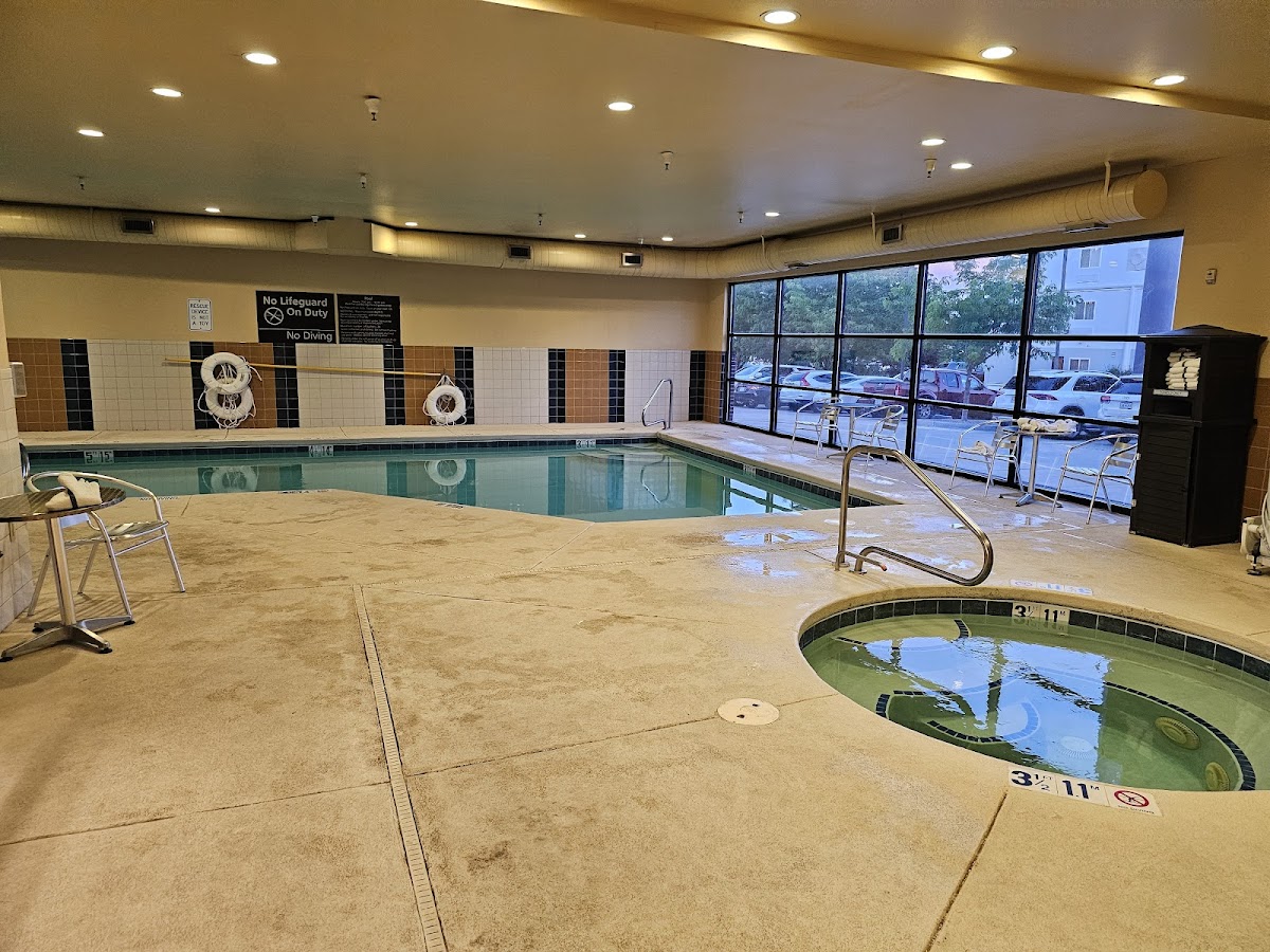 Hampton Inn & Suites Pueblo/North photo 3
