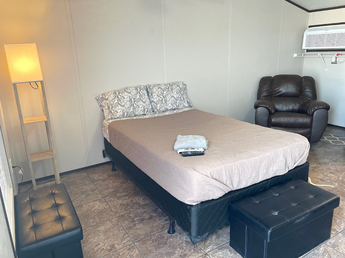 Corporate Hospitality Housing - Carlsbad Lodge photo 2