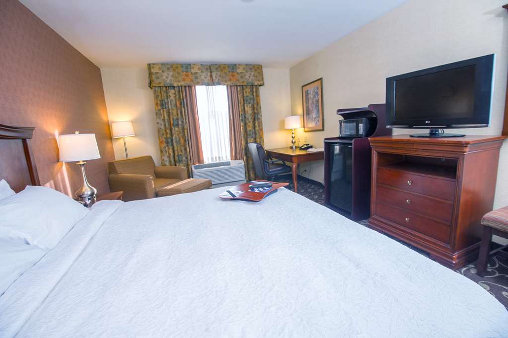 Hampton Inn Brattleboro photo 2