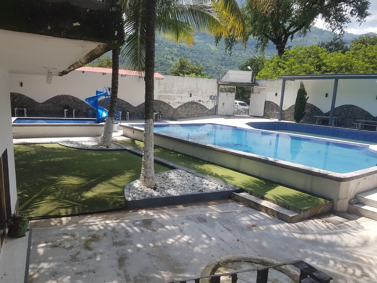 Hotel Balneario El Reventón