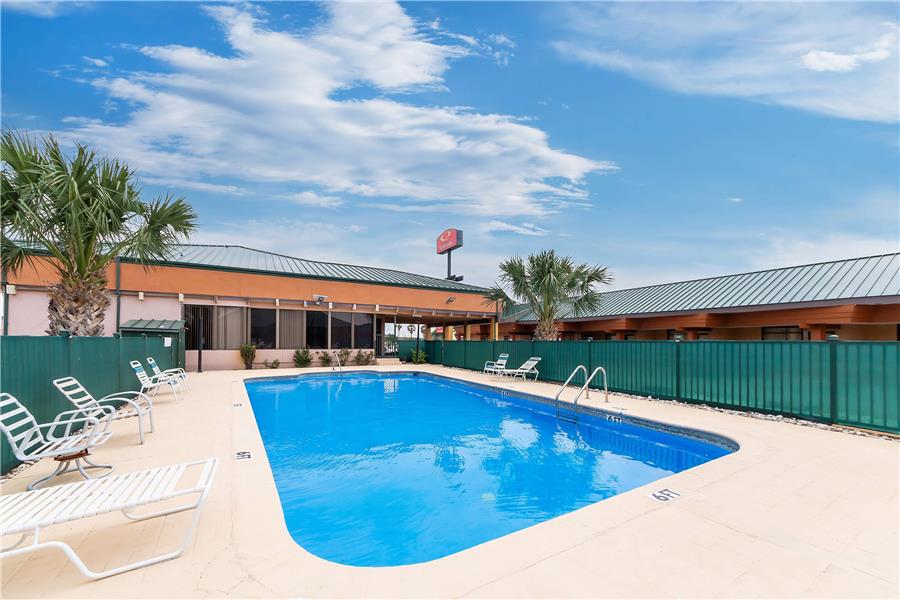 Econo Lodge Del Rio photo 3