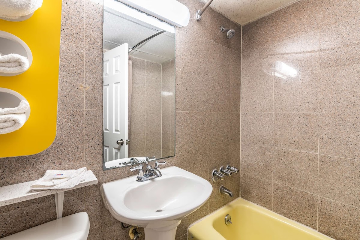 Motel 6 Elmsford, NY - White Plains photo 3