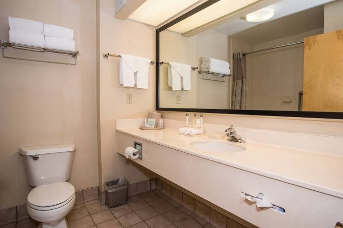 Round Hill Inn photo 3