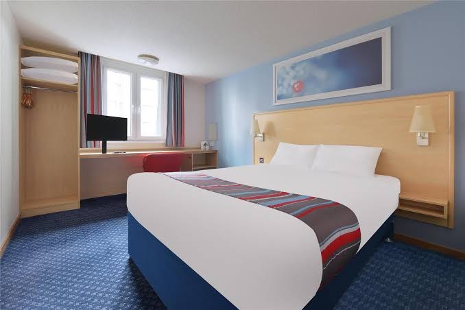 Travelodge Milton Keynes Old Stratford photo 3