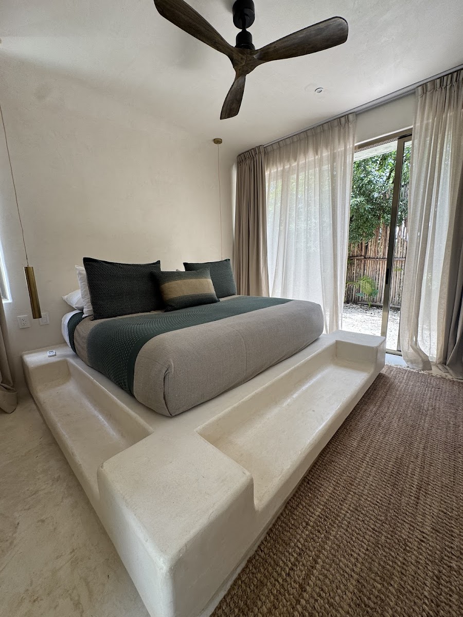 Hotel Milam, Michelin Key winner photo 2