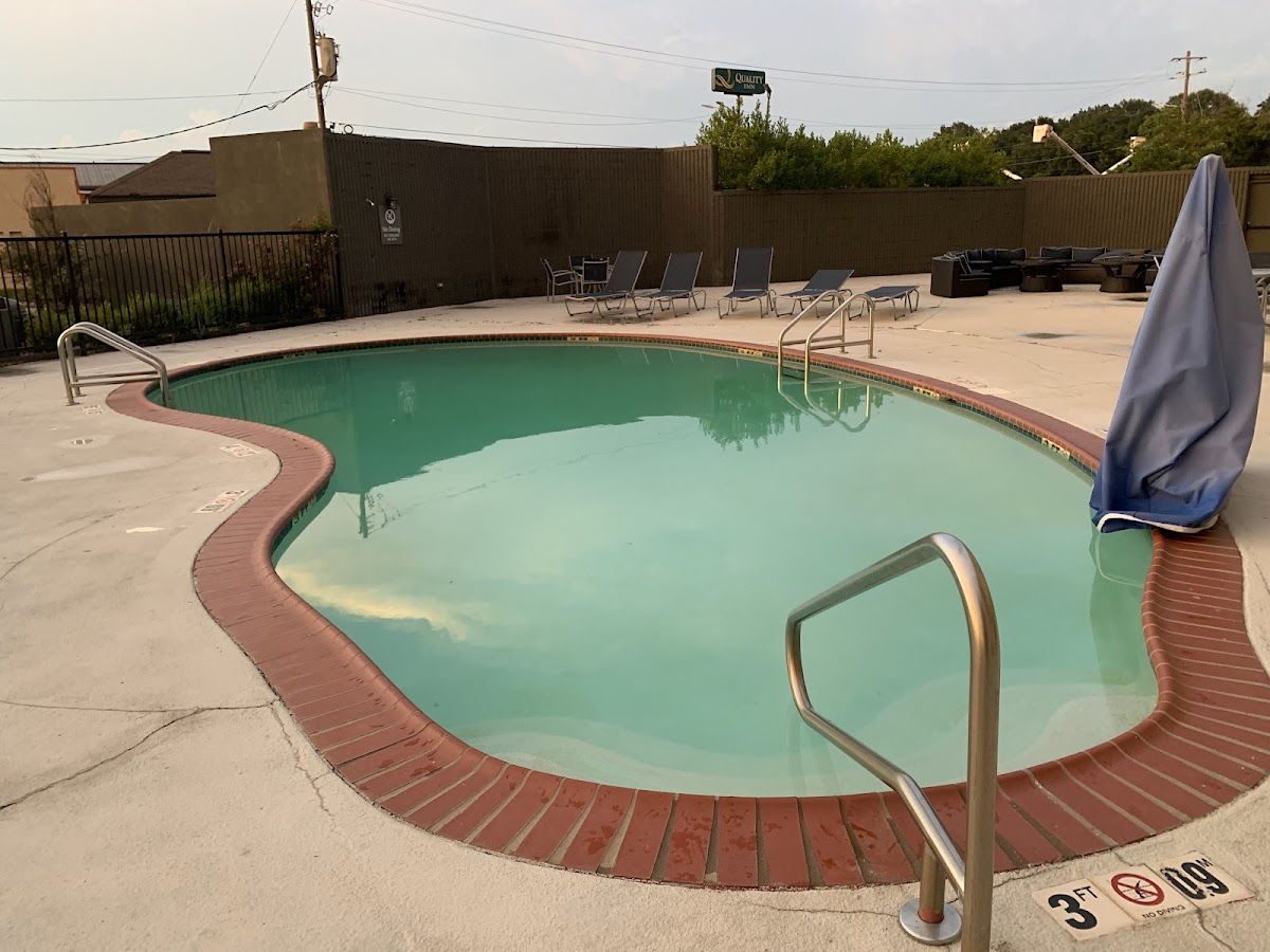 La Quinta Inn & Suites by Wyndham Columbus MS photo 3