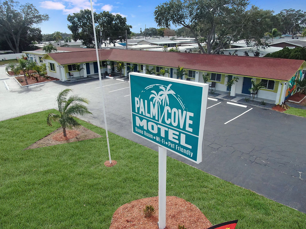 Palm Cove Motel | Clearwater Motel