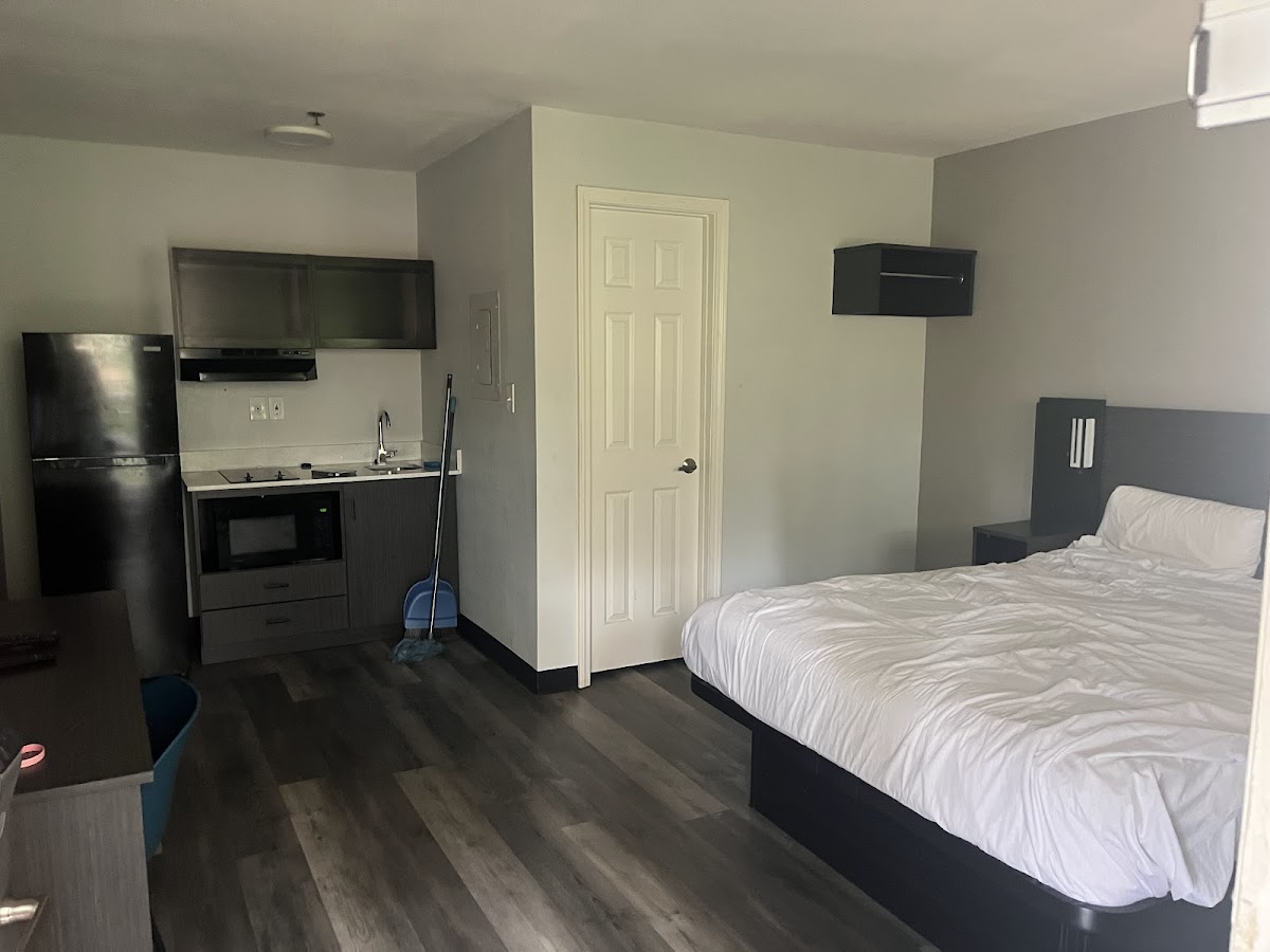 Efficiency Lodge
