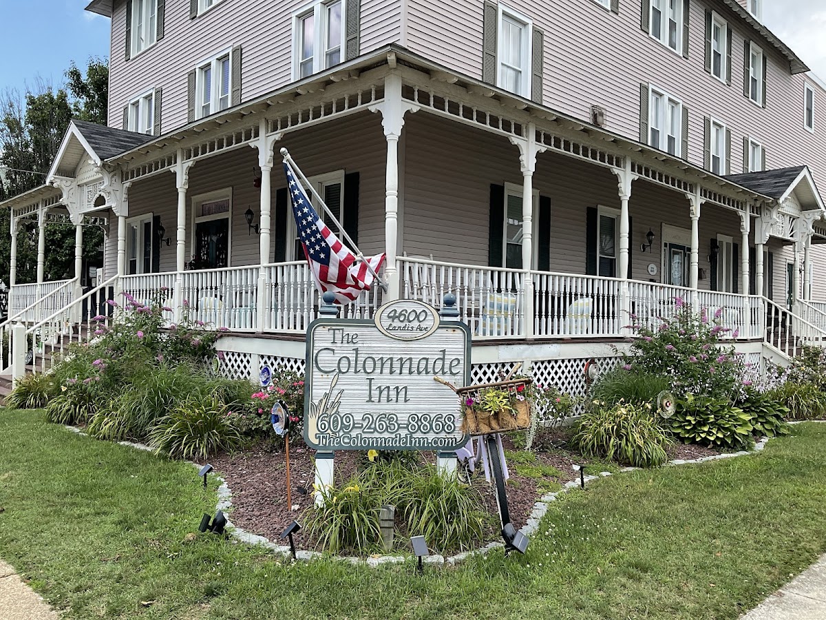 The Colonnade Inn