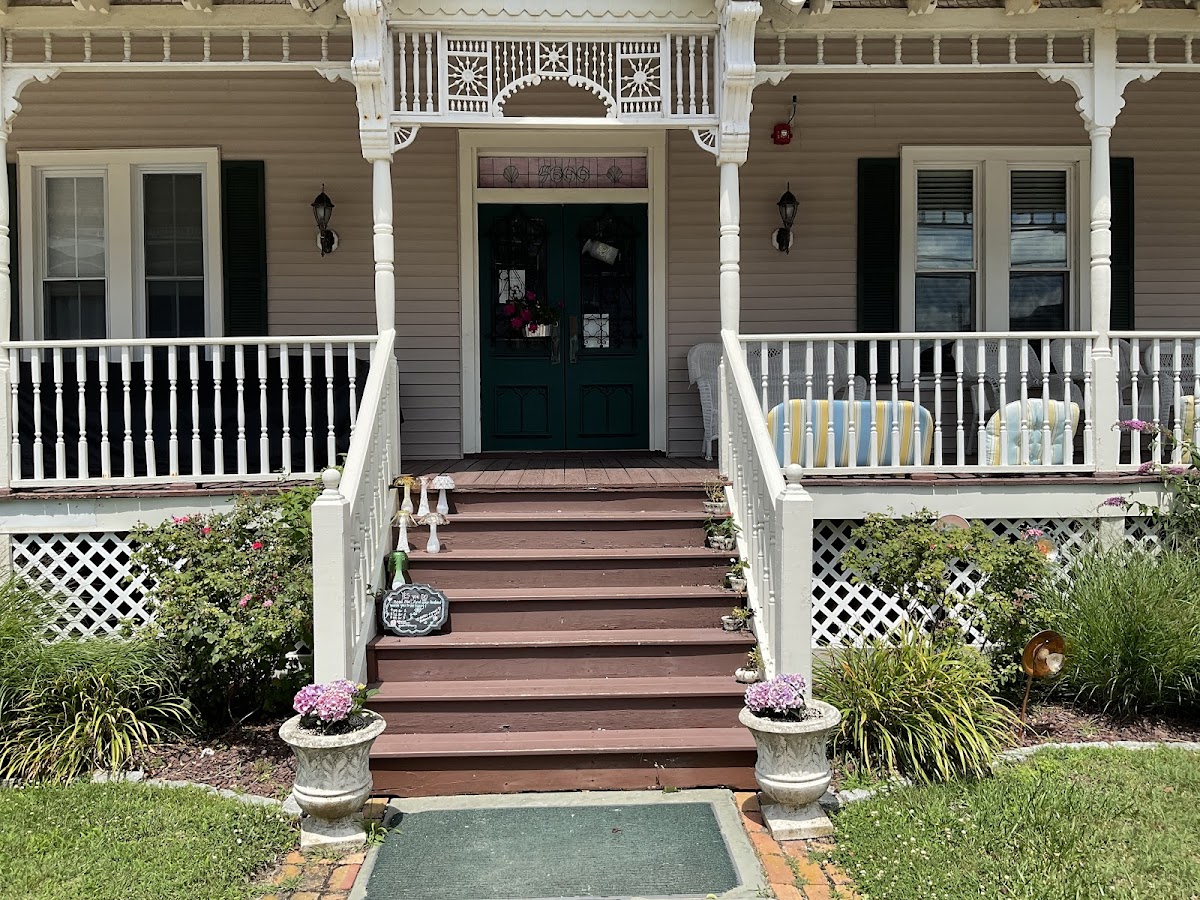 The Colonnade Inn photo 3