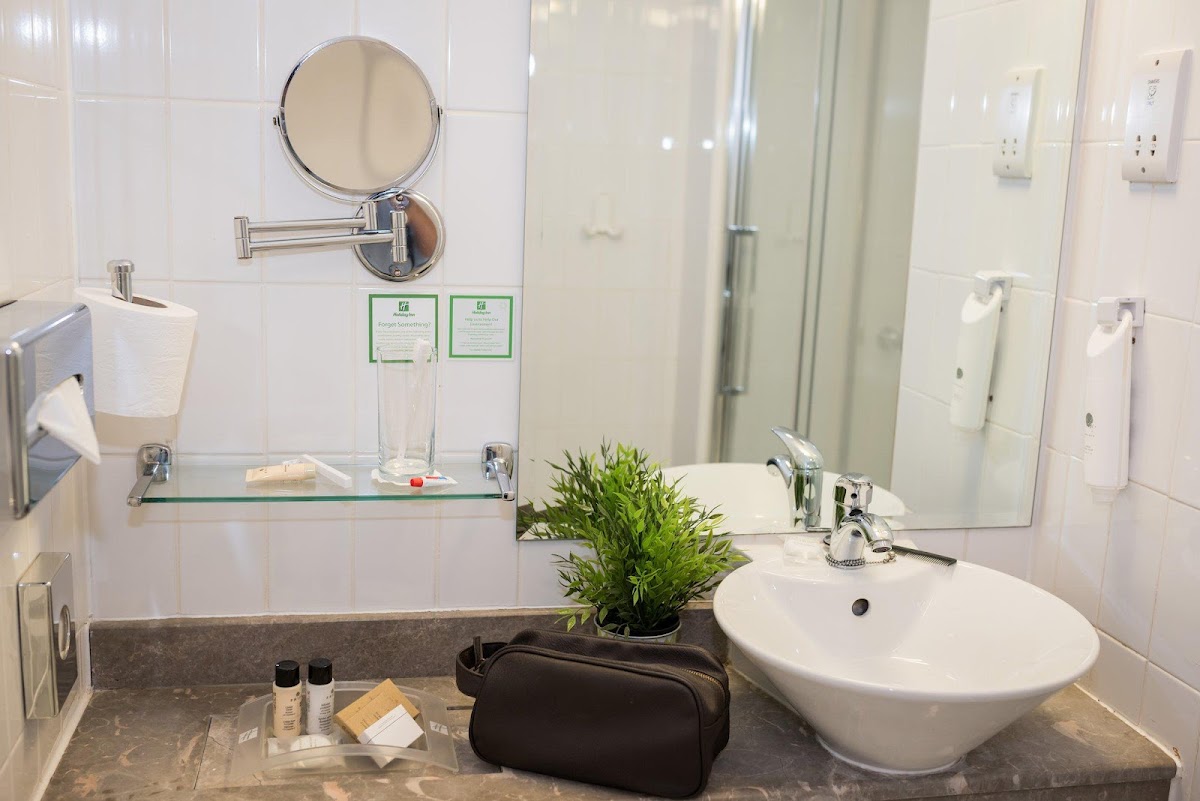 Holiday Inn Manchester - West by IHG photo 3
