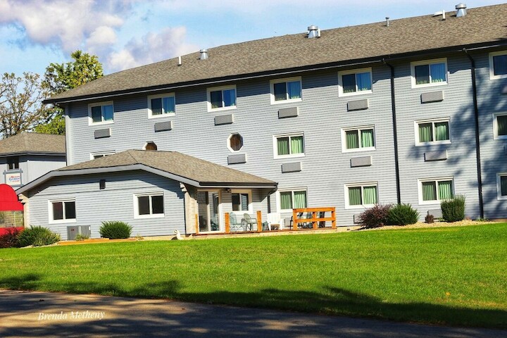Paddle Wheel Inn
