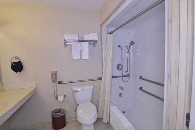 Paddle Wheel Inn photo 3