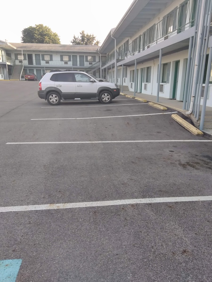 Newark Budget Inn