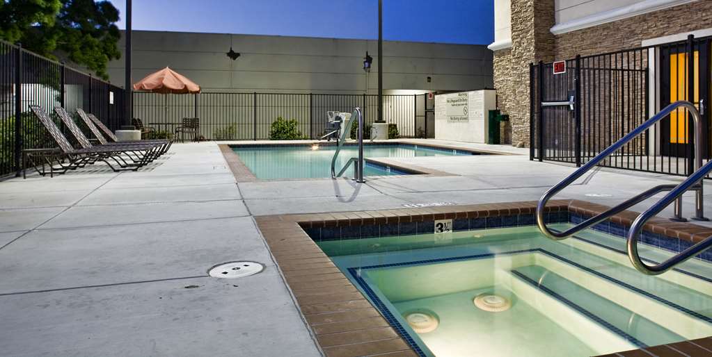 Hampton Inn Brentwood photo 3