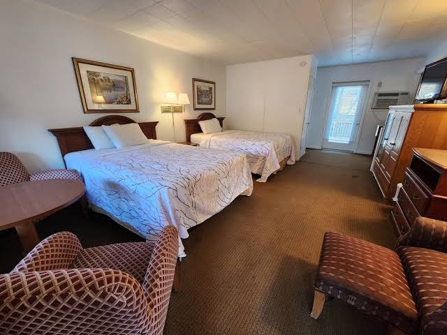 Drama Inn, Cherokee NC photo 2
