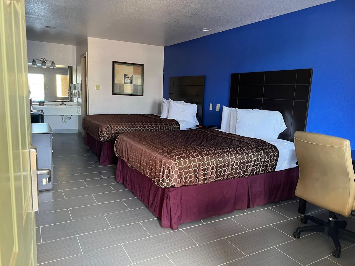 Country Hill Inn & Suites photo 2