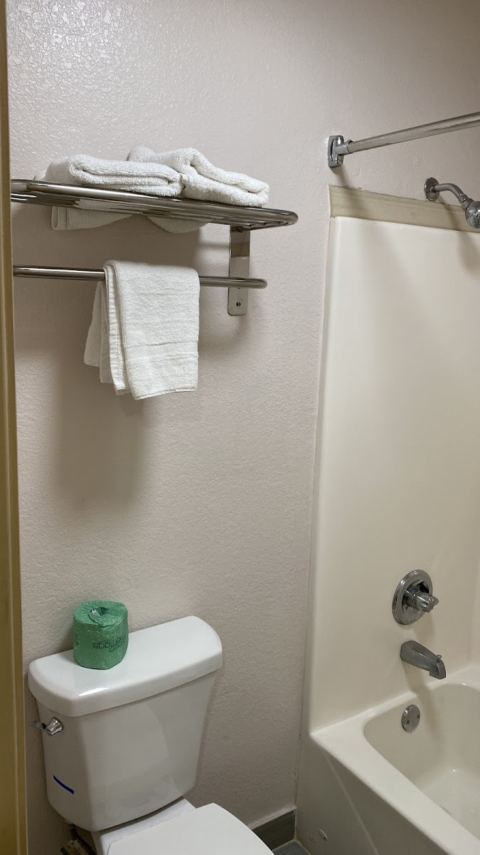 Country Hill Inn & Suites photo 3