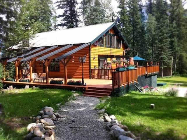 Mountain River Lodge