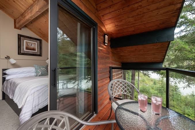 Mountain River Lodge photo 2