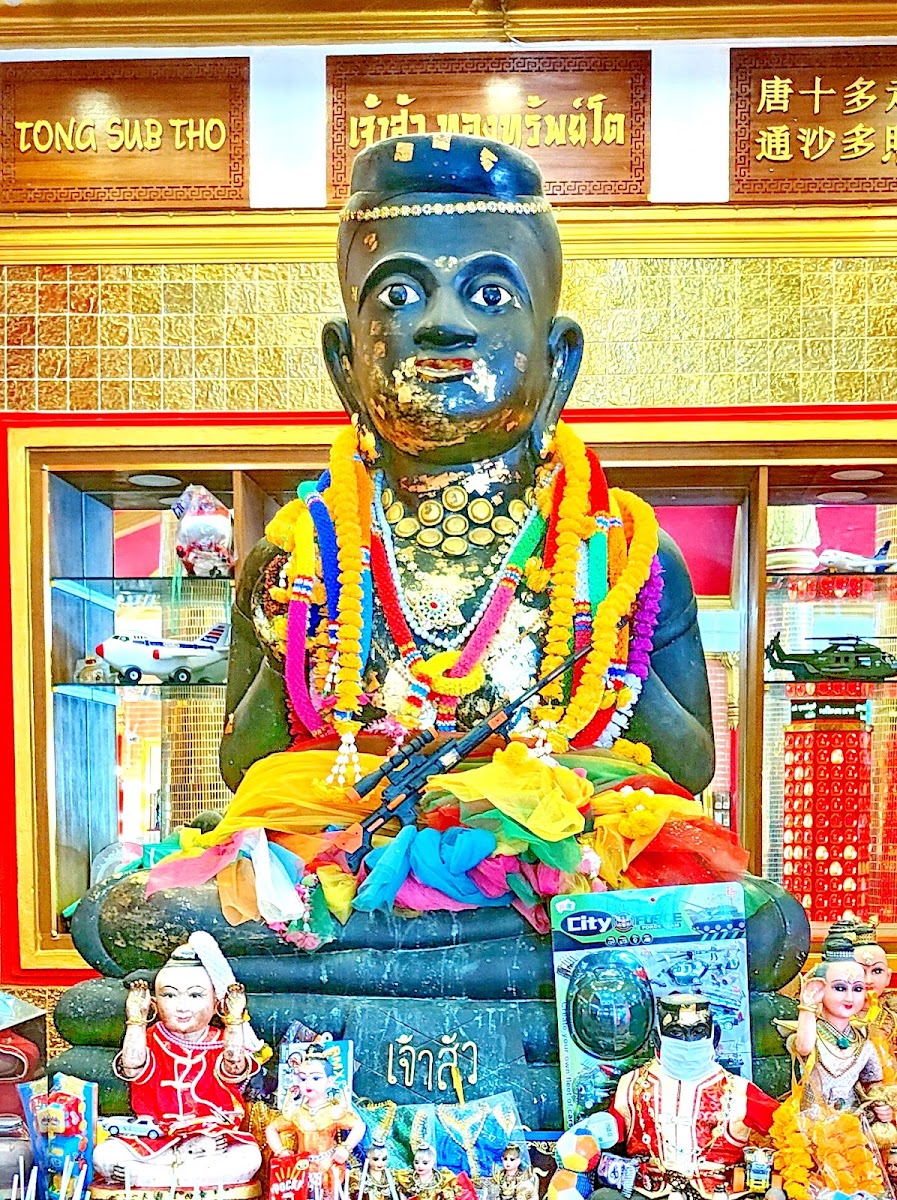 Wat Sam Ngam (Wat Aranyikaram) Luang Pho Tae