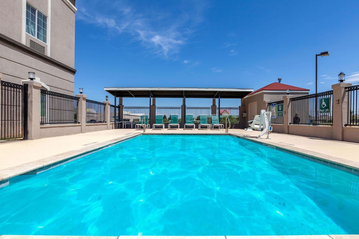 La Quinta Inn & Suites by Wyndham Midland North photo 3