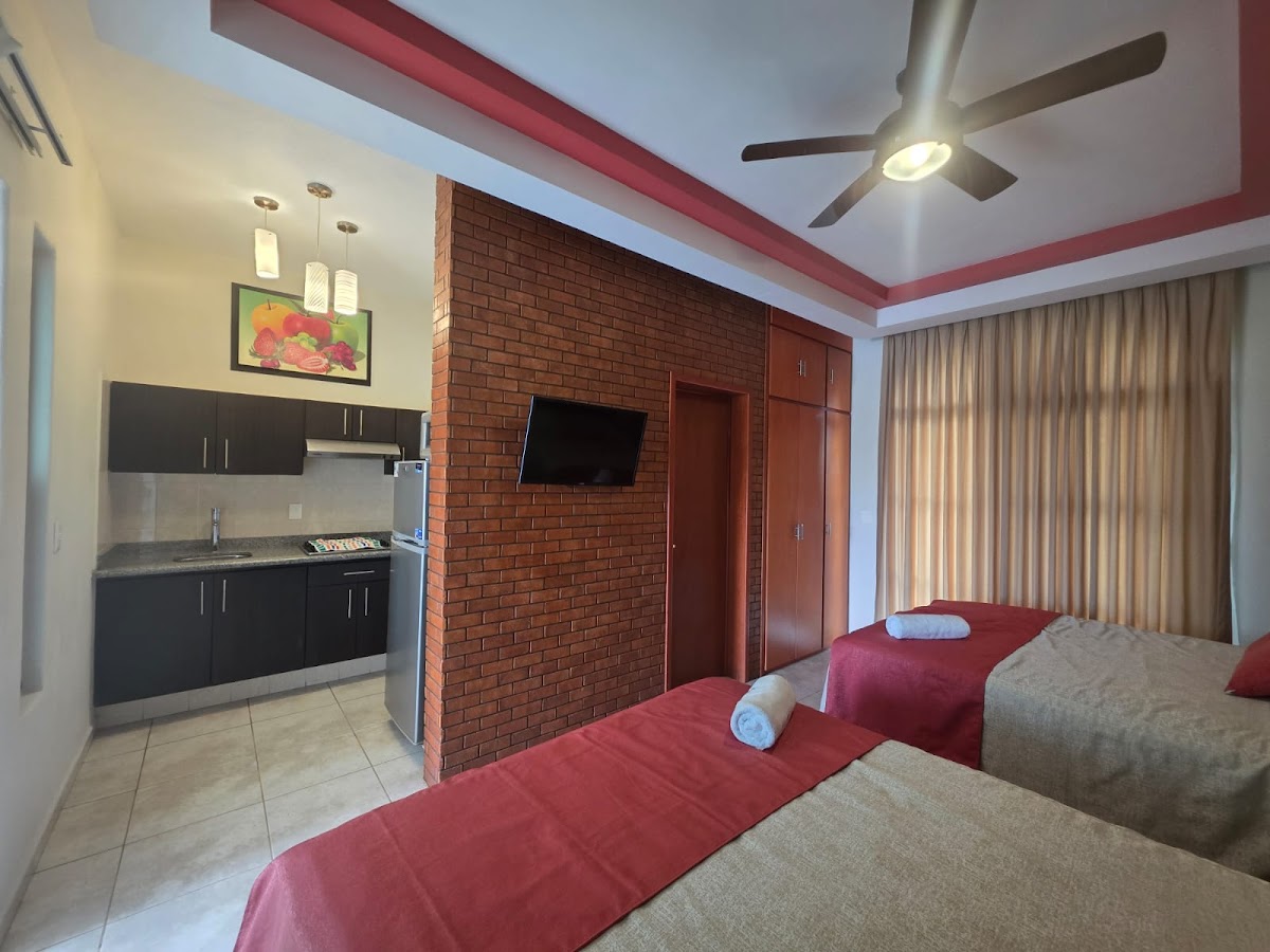 Hotel y Suite Los Encantos photo 2