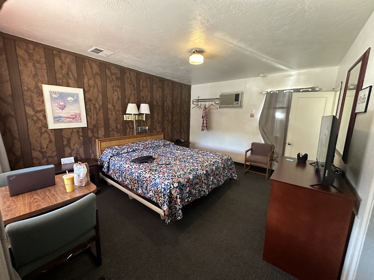 Shasta Dam Motel photo 2