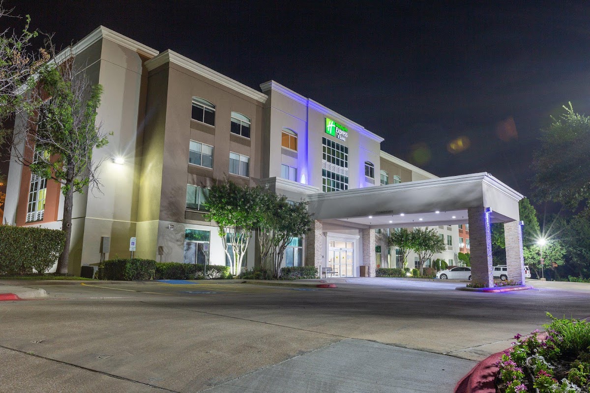 Holiday Inn Express & Suites Arlington North – Stadium Area by IHG