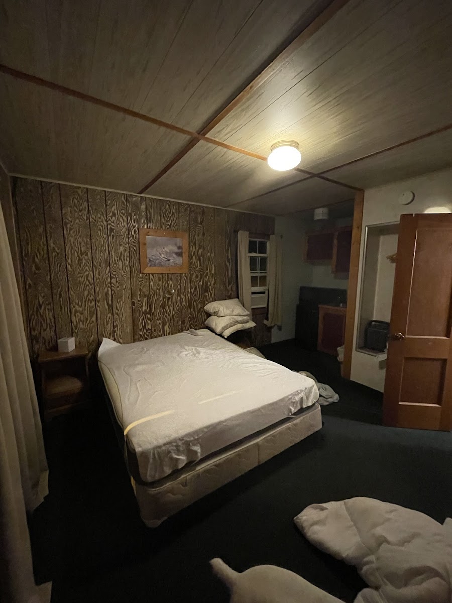 Dancing Bears Inn DB Boutique and Cabins photo 2